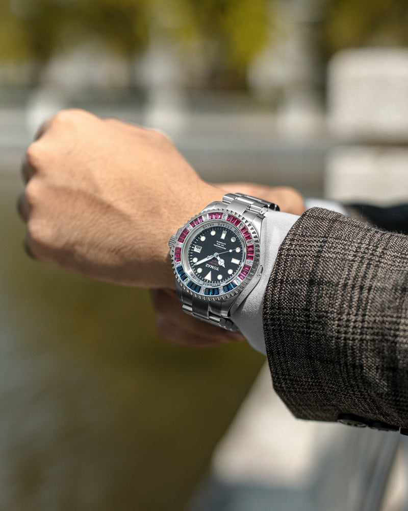 
                  
                    Load image into Gallery viewer, Ultimate Diver GR06-D2 (SIlver/Black) with Pink Blue White Swarovski (Silver Stainless Steel)
                  
                