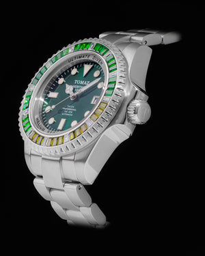 
                  
                    Load image into Gallery viewer, Ultimate Diver GR06-D3 (Silver/Green) with Green Yellow White (Silver Stainless Steel)
                  
                