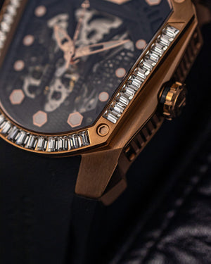 
                  
                    Load image into Gallery viewer, GT Skeleton TW028-D5 (Rosegold/Black) with White Swarovski (Black Rubber Strap)
                  
                